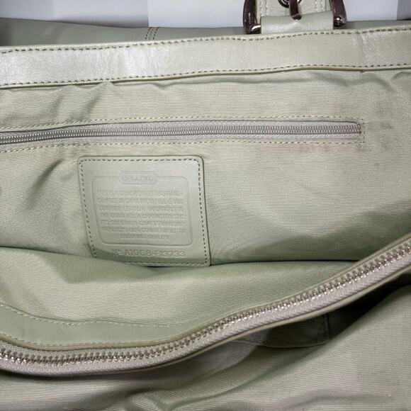 Coach F13733 Soho Pleated Leather Carryall Bag - Picture 12 of 16